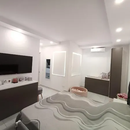 High Rise Haven Penthouse Apartment *