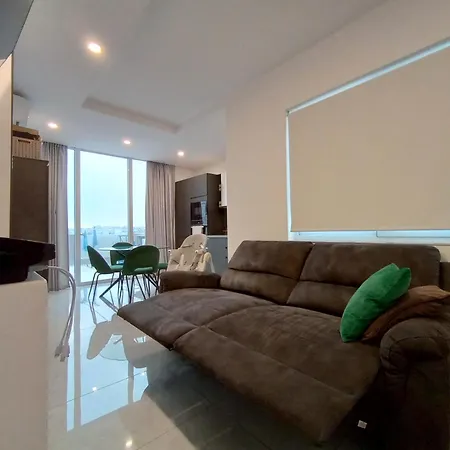 Apartment High Rise Haven Penthouse *